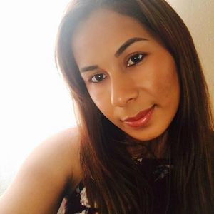 Meet your Posher, Yaneth